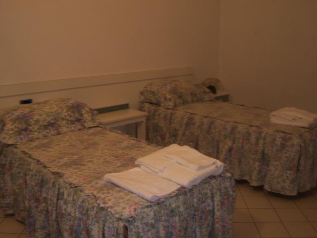 Nuovo Hotel Tripoli Settimo Vittone Pokój zdjęcie
